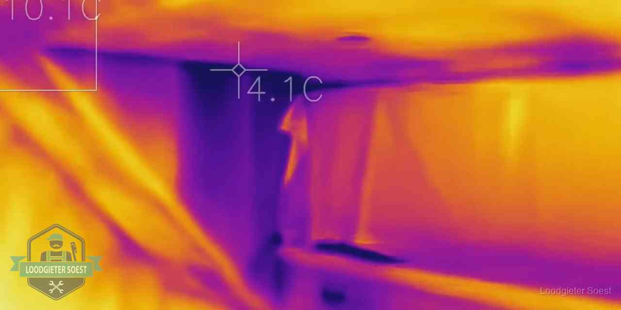 Warmtebeeldopname van een vloerconstructie tijdens lekdetectie in Soest